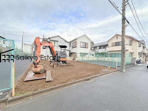 【現地写真】小学校まで徒歩約11分、中学校まで徒歩約4分でお子様が無理なく通える距離です。保育園や幼稚園も近くに多数あり、子育てファミリーには嬉しい環境です！