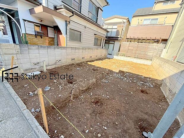 【現地写真】スーパーまで徒歩約3分など、周辺は商業施設が充実した暮らし便利な立地です！急なお買い物も安心です♪