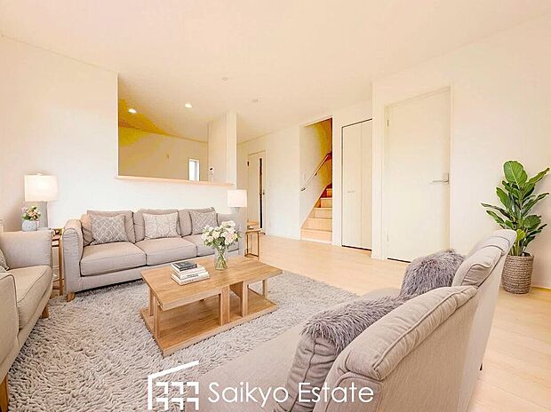 【リビング【施工例】】ご家族の会話やコミュニケーションを重視したリビングイン階段です！「おはよう」や「おやすみ」、「おかえり」のある毎日を！