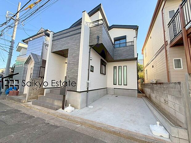 【現地写真】小学校まで徒歩約6分、中学校まで徒歩約4分でお子様が無理なく通える距離です。保育園や幼稚園も近くに多数あり、子育てファミリーには嬉しい環境です！ぜひこの機会に直接現地をご覧ください。