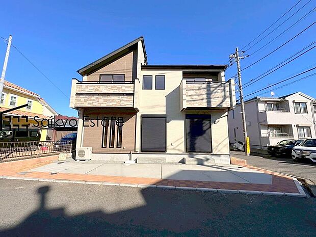 【現地外観】敷地面積37坪超!南東角地の開放感ある立地です!減税や控除などの優遇がある長期優良住宅!ZEH水準の省エネ住宅!太陽光パネル設置物件!蓄電池システム利用で停電時も安心です!