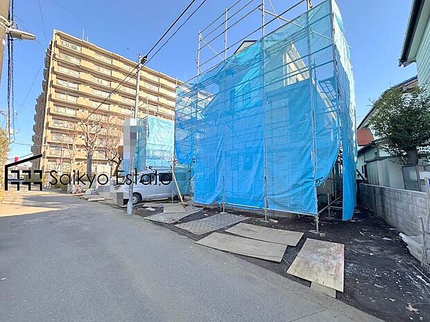 【現地外観】小学校まで徒歩約12分、中学校まで徒歩約13分でお子様が無理なく通える距離です。保育園や幼稚園も近くに多数あり、子育てファミリーには嬉しい環境です!