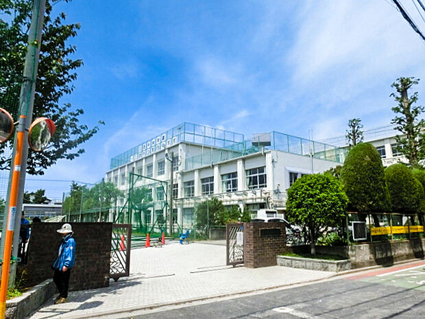 三鷹市立第四中学校