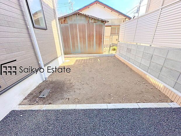 【庭】南庭がございますので、家庭菜園やガーデニング、夏はお子様の水遊びやBBQなど楽しみが広がります♪