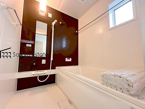 【浴室】一日の疲れを癒してくれる一坪タイプの広々バスルーム♪雨の日のお洗濯にも大活躍な浴室暖房乾燥機付きです！