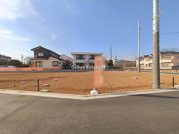 【現地写真】小学校まで徒歩約6分、中学校まで徒歩約8分でお子様が無理なく通える距離です。保育園や幼稚園も近くに多数あり、子育てファミリーには嬉しい環境です！