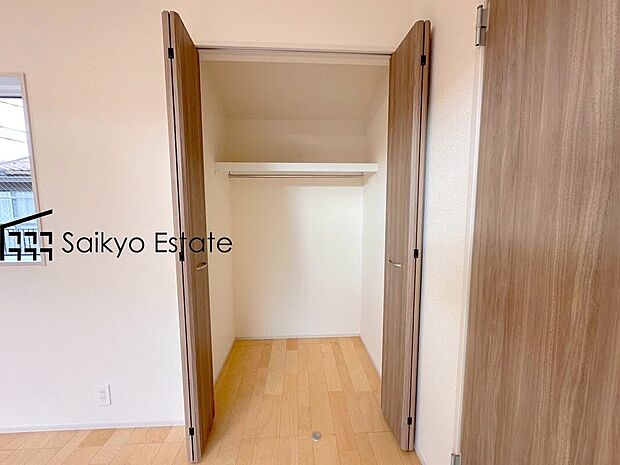 【収納】各居室に収納を設けておりますので、衣類の他にもカバンや小物など何でも収納して、居室の全空間を有効活用できます♪