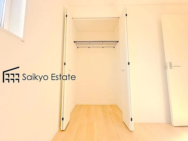 【収納【施工例】】居室に収納を設けておりますので、衣類の他にもカバンや小物など何でも収納して、居室の全空間を有効活用できます♪