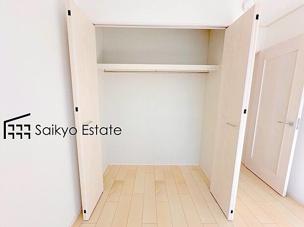 【収納(施工例)】居室に収納を完備しておりますので、居室の全空間を有効活用出来ます。自分好みのお部屋で、ゆったりお寛ぎ頂けます。