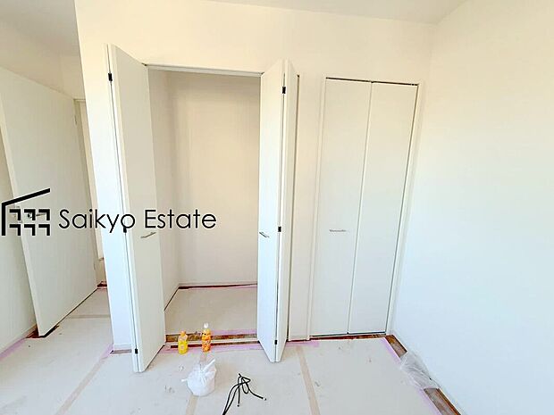 【収納】居室に収納を完備しておりますので、居室の全空間を有効活用出来ます。自分好みのお部屋で、ゆったりお寛ぎ頂けます。