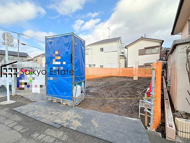 【現地写真】LDK広々16.87帖!全室南向きの大型3LDK!ご家族の会話を重視したリビングイン階段!6.5帖の洋室にはWIC付き!季節の物などの収納に便利な小屋裏収納もございます!