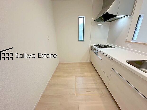 【床下収納】「床下収納」はストックの食材や普段使わない調理器具・食器などを管理しやすく収納できます。