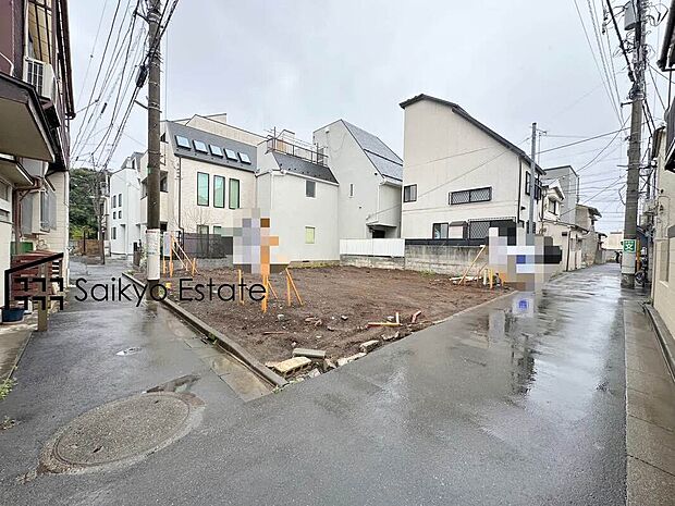 【前面道路】交通量の少ない前面道路ですので、小さなお子様がいらっしゃるご家庭でも安心してお住まいになれます。