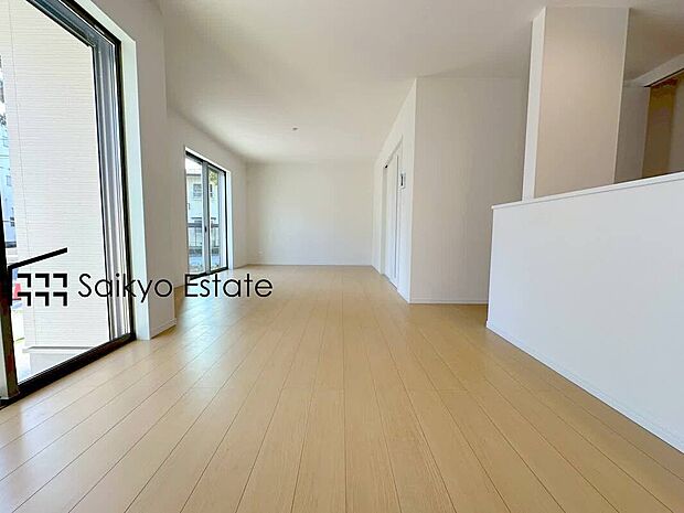 【リビング】家族が集い、楽しい会話と美味しいごはん。何気ない家族団らんの時間が幸せに感じられる、そんな空間になりそうです。