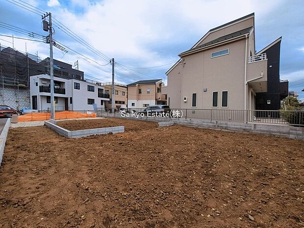 【現地写真】LDK広々17.12帖！全居室南向き！ロフトやパントリー、リネン庫など豊富な収納スペース！リビングとバルコニーのある2階に水回りが集約されているため家事動線良好です♪