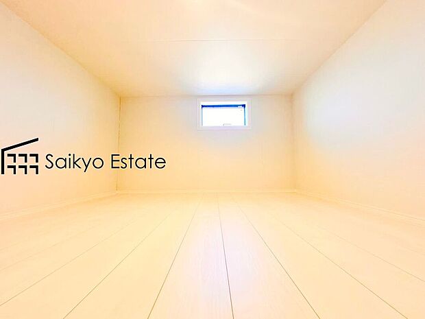 【ロフト【施工例】】ロフトは季節物や使用頻度の低い物の収納に重宝いたします。人目につかない空間なので、お好きなように物を保管できる便利なスペースです!