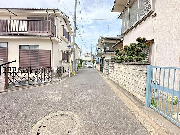 【前面道路】交通量の少ない前面道路ですので、小さなお子様がいらっしゃるご家庭でも安心してお住まいになれます。