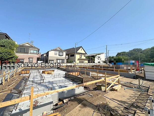 【現地写真】太陽光発電+蓄電池を標準搭載!初期費用0円でご利用いただけます。15年後には無償譲渡!太陽光発電による経済効果で「エネカリ」利用料をお支払いいただけます。