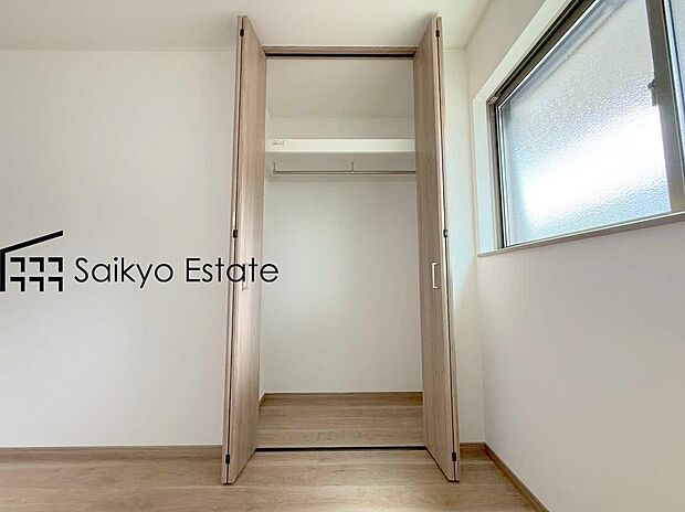 【収納【施工例】】各居室に収納を設けておりますので、衣類の他にもカバンや小物など何でも収納して、居室の全空間を有効活用できます♪