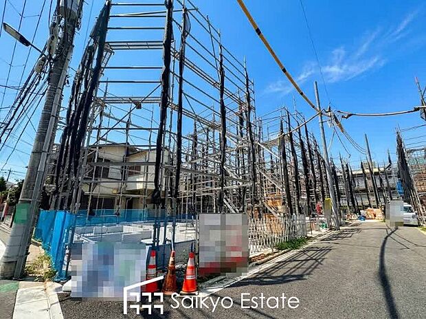 【現地写真】小学校まで徒歩約4分、中学校まで徒歩約7分でお子様が無理なく通える距離です。保育園や幼稚園も近くに多数あり、子育てファミリーには嬉しい環境です!