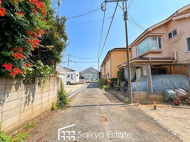 【前面道路】交通量の少ない前面道路ですので、小さなお子様がおられるご家庭でも安心してお住まいいただけます。
