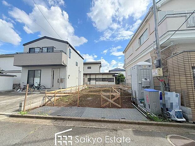 【現地外観写真】ゆとりのLDKに収納付き洋室が3部屋!バルコニー2箇所!食洗機や床暖房、浴室換気乾燥暖房機など暮らしを彩る充実の設備仕様!