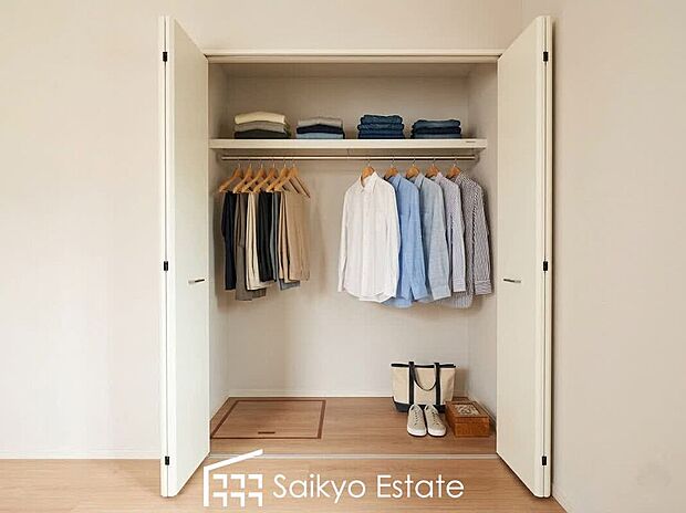 【収納【施工例】】居室に収納を設けておりますので、衣類の他にもカバンや小物など何でも収納して、居室の全空間を有効活用できます♪