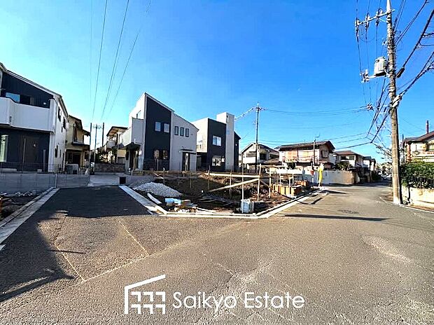 【現地写真】小学校まで徒歩約15分、中学校まで徒歩約14分でお子様が無理なく通える距離です。保育園や幼稚園も近くに多数あり、子育てファミリーには嬉しい環境です!