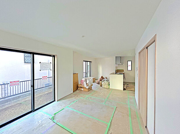 【LDK:12月上旬撮影】
LDK19帖の広さがある4LDKファミリープラン!水回りが集約されて家事効率を考えられた間取り設計。