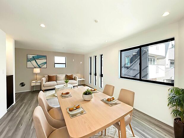 【LDK:19.7帖】
LDK19.7帖×3部屋プラン。
採光口が多く、どの居室も陽当たり良好な居心地の良い空間!