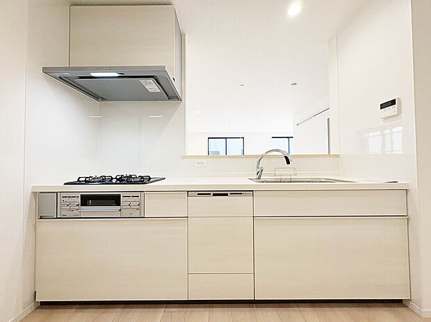 【Kitchen】
食洗機やウルトラファインバブル給湯器などの充実した設備でより快適で充実した暮らしが実現可能。