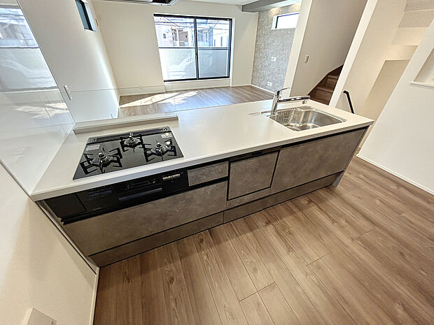 【建物プラン例：Kitchen】
犯罪発生率が低い杉並区の中でも治安が良く、安心感が高いエリア。心地よい静けさに包まれた暮らしが望めます。
