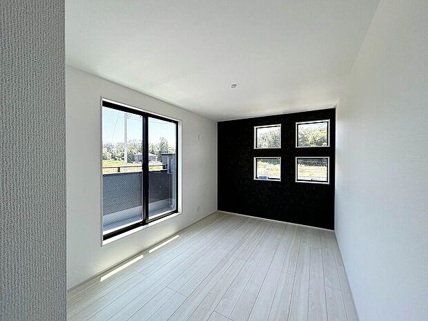 【【Room】】アクセントクロスが採用された一色単調にならず部屋全体にメリハリが付き、おしゃれな雰囲気での暮らし。