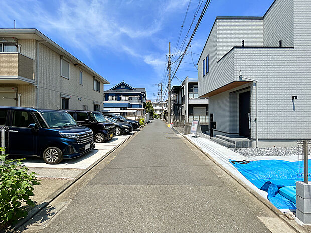 【【外観】】幼稚園や保育園など徒歩7分圏内にあり、小さなお子様がいる子育て世帯も安心して暮らせる住まいとなっております。