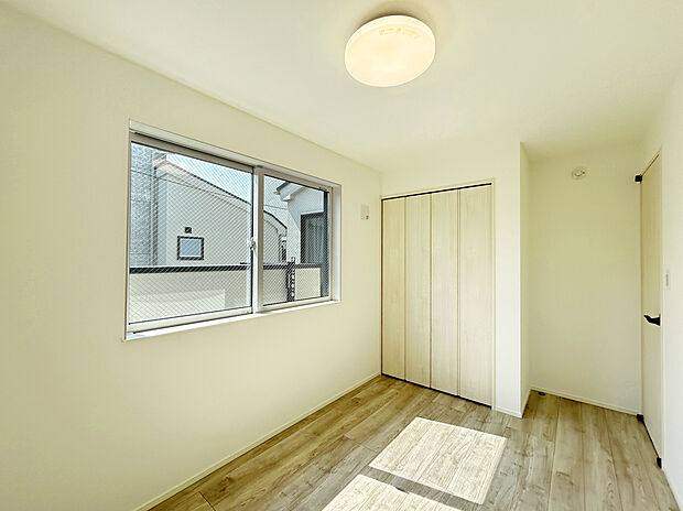 【【Room 5帖】】全居室収納付きなので使わない物もすっきり収納、快適な空間が叶います。