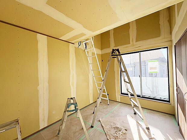 【【施工例：Room】】食洗器や鏡面仕上げシューズボックスなど標準設備が整っており、生活を快適に過ごすことが出来る邸宅。