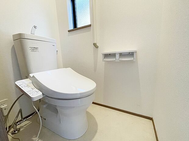 【【施工例：Toilet】】1階と3階にトイレがあるので、朝慌ただしい時間帯に混む心配が減ります。