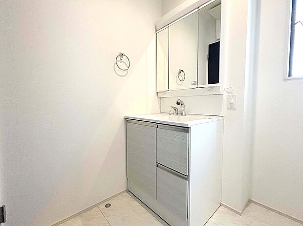 【【施工例写真：Wash Room】】断熱・省エネ性能に優れたZEH水準仕様、耐震等級3を取得前提とした高仕様の住まいを建築できます！
プラン・カラーセレクトのご相談可能！