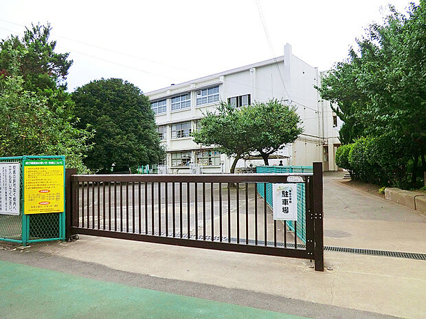 西東京市保谷小学校（約740m）
