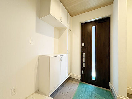 【施工例写真：Entrance】