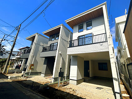 【外観：3月上旬撮影】