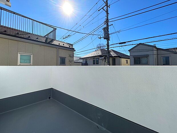 【【バルコニー】】ロフトやウォークインクローゼットなどの豊富な収納や食洗機、浴室TV、スマートキーなどあると嬉しい設備が多く備わっているので、より快適で充実した暮らしの実現が可能です。
