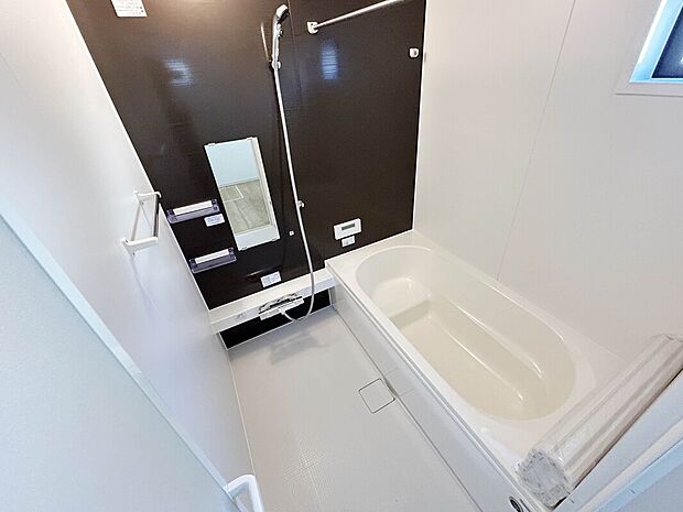 【【施工例：Bath Room】】1坪タイプのバスルーム。足を伸ばしてゆったりと浸かれるのはもちろん、洗い場も広さがあるので立ったりしゃがんだりする動作もスムーズに行えます。