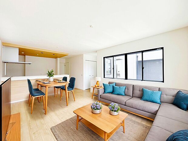 【【施工例：LDK】】ペニンシュラキッチンによって、より開放感溢れるリビングルームになります。食洗機が備わっているので作業時間の短縮が叶います。
