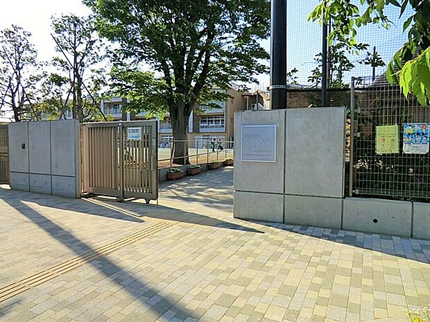 世田谷区立給田小学校（約1,500m）