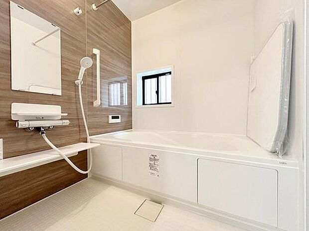 【【建物プラン例:Bath Room】】1坪タイプのバスルーム。足を伸ばしてゆったりと浸かれるのはもちろん、洗い場も広さがあるので立ったりしゃがんだりする動作もスムーズに行えます。