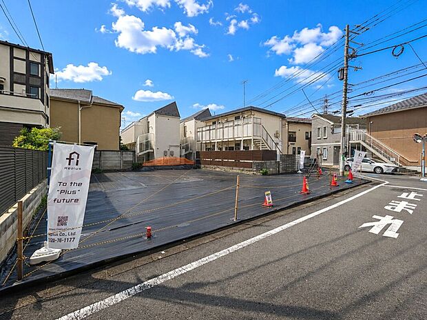 【【土地外観】】南西角地に位置した全2区画の宅地。陽当たり・通風良好な立地で開放的な空間を感じることができ、理想的な暮らしを叶えます。