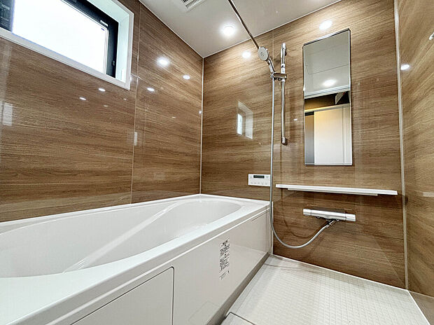 【【施工例：Bath Room】】雨の日や花粉の季節などでも衣類の乾燥もできて便利です！