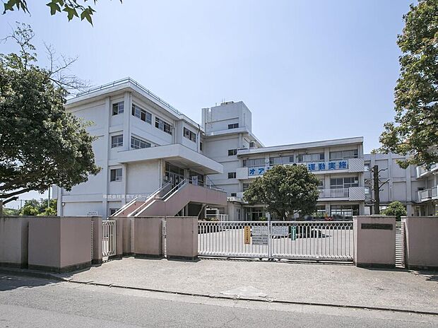 府中市立府中第八中学校（約1,700m）