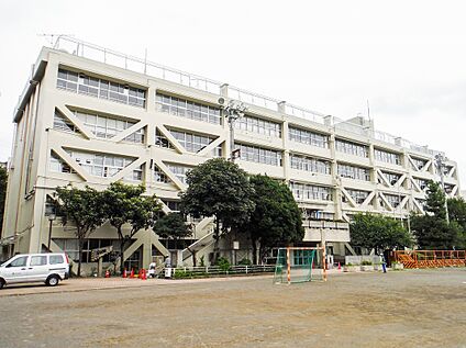 府中市立府中第七中学校 750m